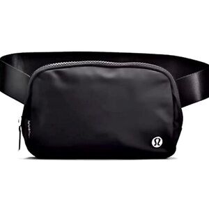 Lululemon 1L belt bag